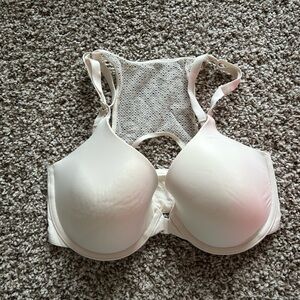 Victoria’s Secret 32DD bra